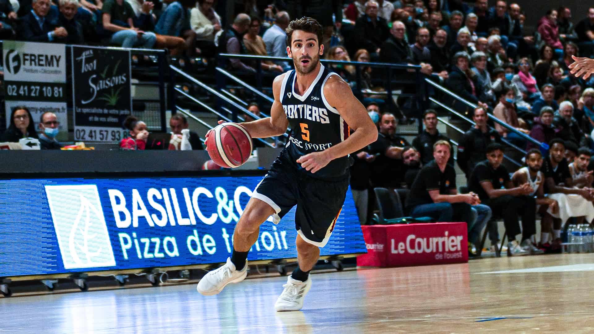 Challans, En Pleine Remontée - L'œil De Jeffrey - Poitiers Basket 86 ...